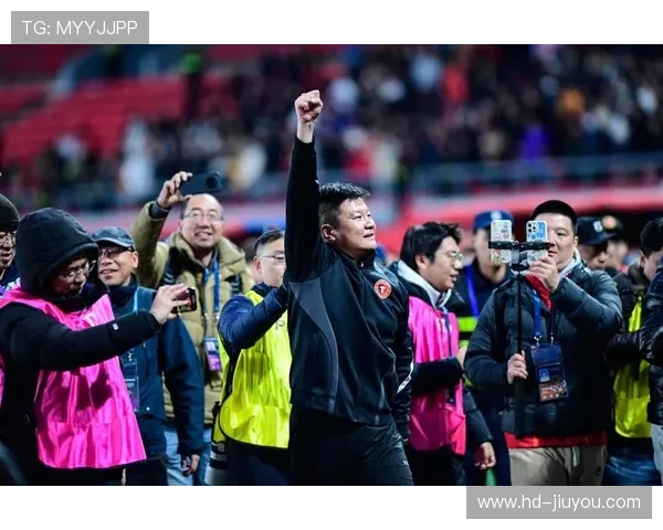 辽宁铁人队提前两轮冲超成功，主帅李金羽称胜利属于辽宁人民