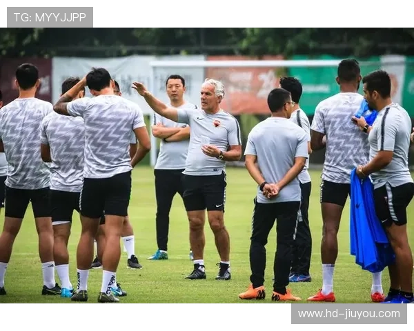 足球家庭访谈录：中国孩子职业道路选择与坚持